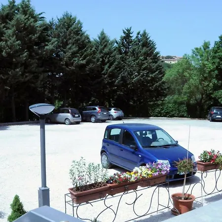 Guest house La Cascina Del Viaggiatore 3*